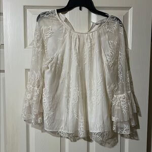 LOFT Cream Ruffled Tiered Blouse Women’s Medium Never worn